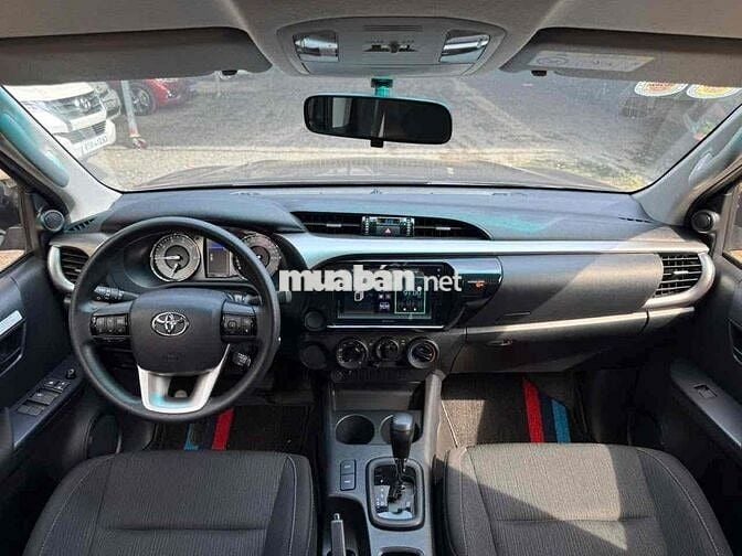 BÁN XE HILUX .XS2025AT .12NKM XE NHƯ MỚI