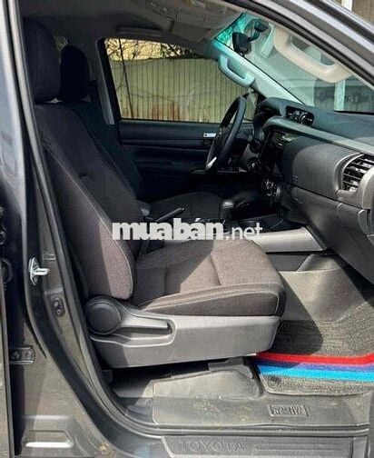 BÁN XE HILUX .XS2025AT .12NKM XE NHƯ MỚI