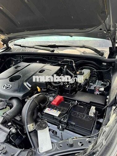 BÁN XE HILUX .XS2025AT .12NKM XE NHƯ MỚI