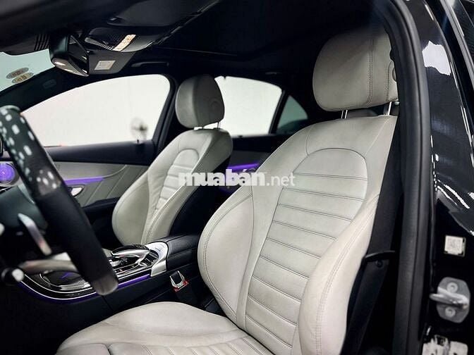 Mercedes Benz C300 AMG 2017 - 45,000 km siêu cọp.