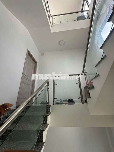 Bán nhà hẻm xe hơi 3 lầu Bùi Minh Trực P5 Q8