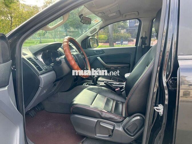 Ford Ranger XLS 4x2 MT Đen