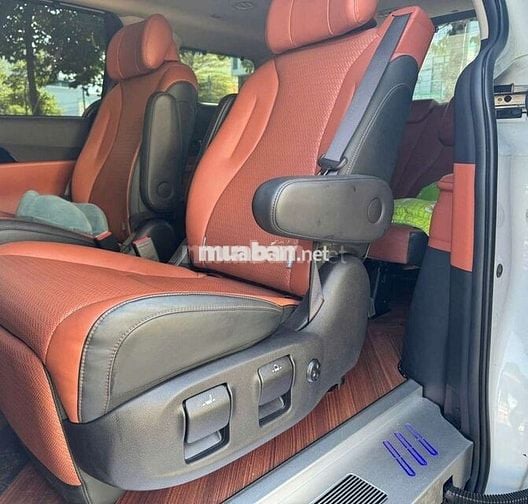 Kia carnival 2.2D luxury  - 35000 km