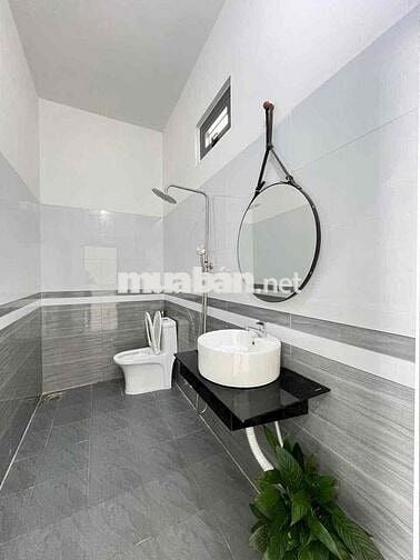 nhà đẹp sau lừng Trường Đại Học Tây Nguyên cách chợ Eakao chỉ 1km rẻ