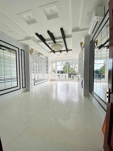 CHO THUÊ NHÀ MỚI 4 TẦNG VỊ TRÍ ĐẸP - MẶT TIỀN ĐƯỜNG VÕ VĂN KIỆT