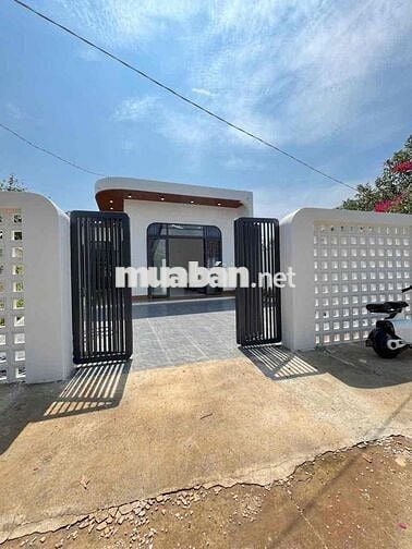 nhà đẹp sau lừng Trường Đại Học Tây Nguyên cách chợ Eakao chỉ 1km rẻ