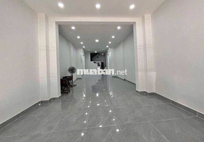 Chính chủ cho thuê nguyên căn ngang 8m quận 1 giá 190 triệu