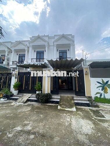 Bán nhà sổ hồng riêng ngay ngã tư ga quận 12 đường xe tải