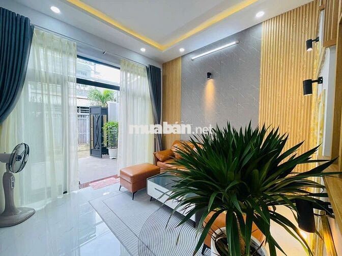 Bán nhà sổ hồng riêng ngay ngã tư ga quận 12 đường xe tải