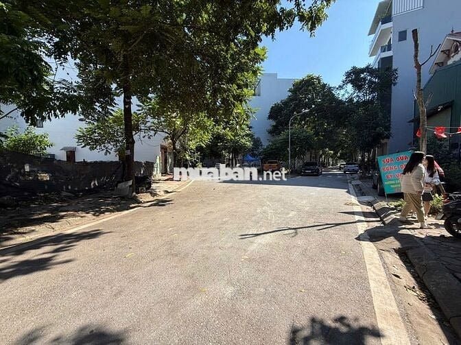 CẦN BÁN ĐẤT TÁI ĐỊNH CƯ THẠCH BÀN CỔ LINH LONG BIÊN HÀ NỘI.