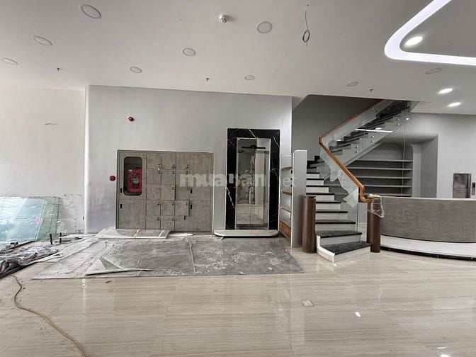 MT HOÀNG VĂN THỤ TB 310M2 10x31 5 tầng T.Máy DT 2,2 TỶ/năm chỉ 109 tỷ