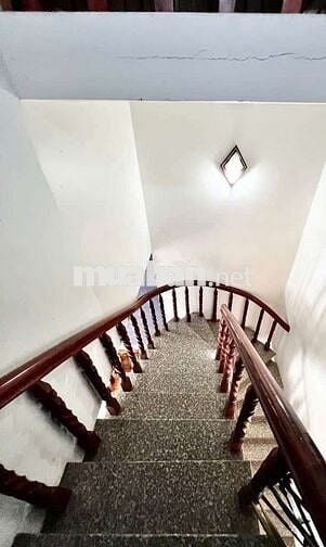 Xe hơi đậu trong nhà, Nguyễn Tư Giản 60m2, 4 tầng, giá 6.65 tỷ.