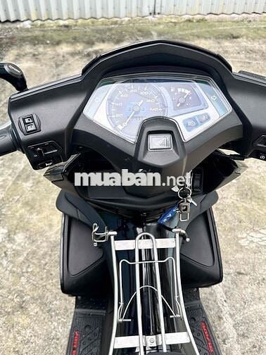 Ab Việt lên thái