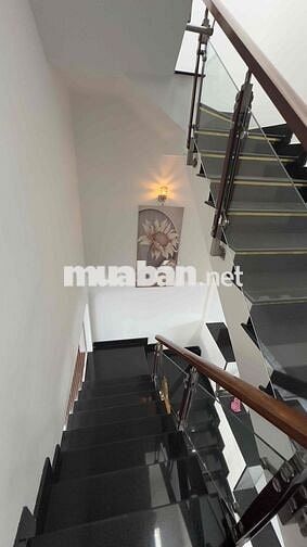 Đừơng số 6 , 56m2 , 4 tầng, shr ,6.2 tỷ Thương  lượng