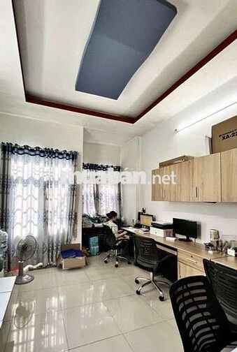 Xe hơi đậu trong nhà, Nguyễn Tư Giản 60m2, 4 tầng, giá 6.65 tỷ.