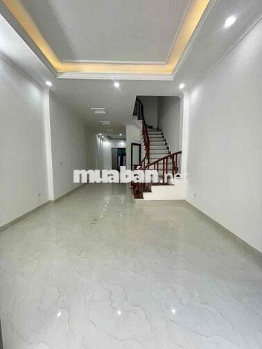 Nhà đẹp 5 tầng thang máy mới tinh  ở ngay, phù hợp ở + cho thuê + đầu