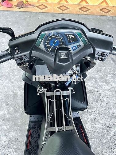 Ab Việt lên thái