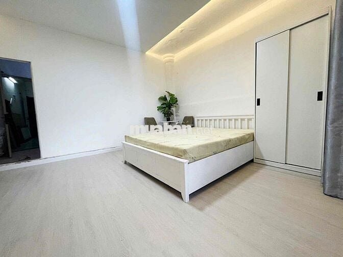 Trống sẵn studio giá siêu mềm ngay đại học Kinh tế HCM cs B