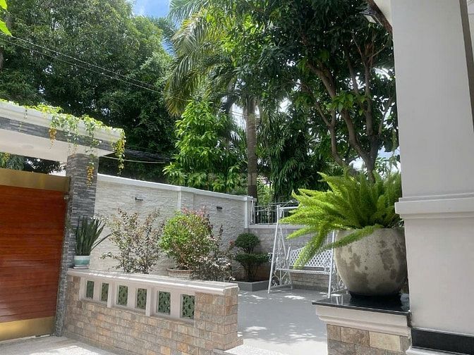 TUYỆT PHẨM BIỆT THỰ MẶT TIỀN NGÔ QUANG HUY - TRÁI TIM THẢO ĐIỀN 