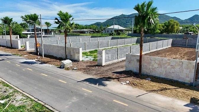 Bán gấp lô đất ngang 10m dài 30 mét ngay đường Ven Biển đang mở rộng.