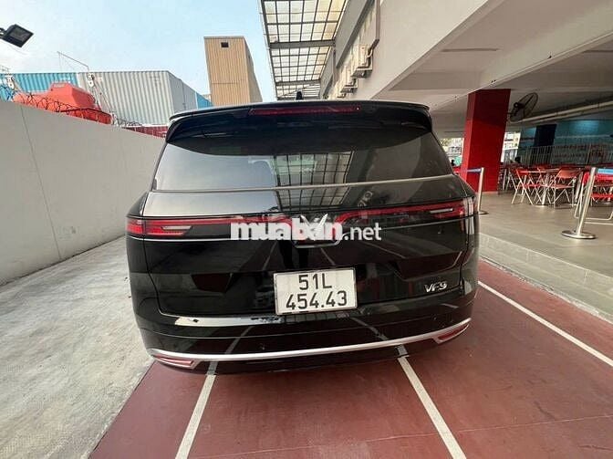 VinFast VF9 Plus Đen