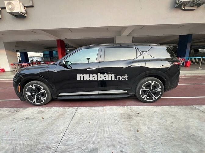 VinFast VF9 Plus Đen