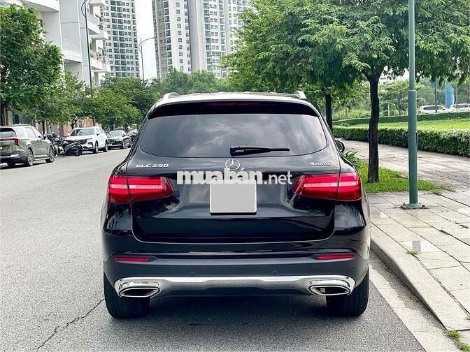 Mercedes Benz GLC250 4MATIC năm 2018 Đen xe 1 chủ