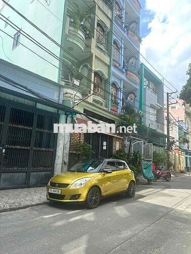 Suzuki Swift RS Vàng 5 chỗ