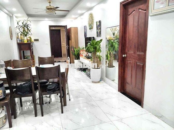 Bán căn chung cư sài đồng long lanh 70m thoáng nội thất ok 4,250 tỷ