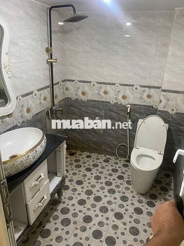 Cần cho thuê nhà 5 tầng vừa ở vừa kinh doanh ở ngõ 467 Lĩnh Nam 30m2x5