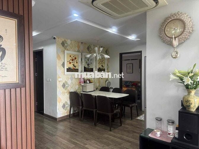 Bán căn chung cư  cao cấp Việt Hưng 100m x3 ngủ  nội thất đẹp 8,7tỷ