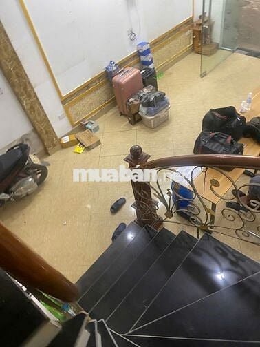 Cần cho thuê nhà 5 tầng vừa ở vừa kinh doanh ở ngõ 467 Lĩnh Nam 30m2x5