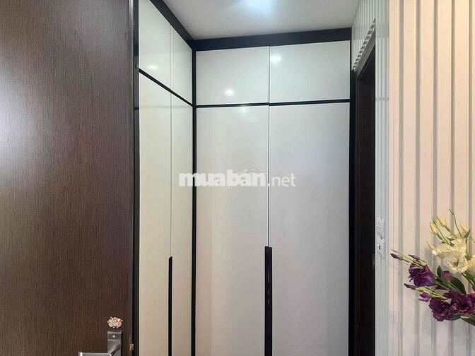 Bán căn chung cư  cao cấp Việt Hưng 100m x3 ngủ  nội thất đẹp 8,7tỷ