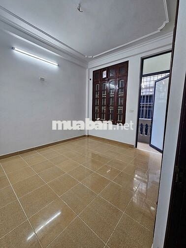 Cho thuê NHÀ – 15tr , 5pn, 3 wc .  Ngõ 165 Định Công, Hoàng Mai
