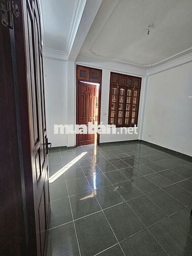 Cho thuê NHÀ – 15tr , 5pn, 3 wc .  Ngõ 165 Định Công, Hoàng Mai