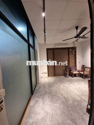 Cho thuê văn phòng Bắc Linh Đàm, view đẹp, đủ tiện ích xung quanh