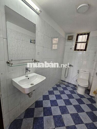 Cho thuê NHÀ – 15tr , 5pn, 3 wc .  Ngõ 165 Định Công, Hoàng Mai