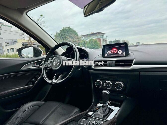 Mazda 3 2019 1.5L Luxury - 22000 km