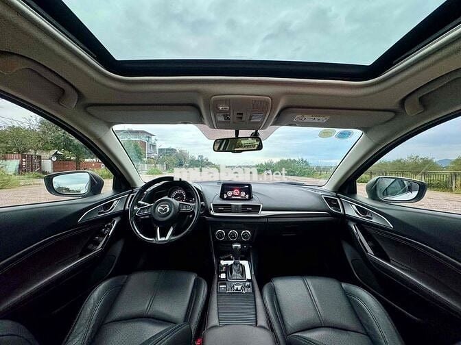 Mazda 3 2019 1.5L Luxury - 22000 km