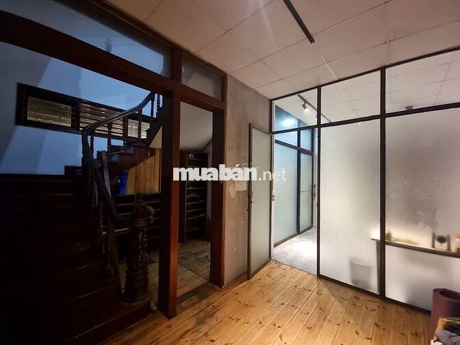 Cho thuê văn phòng Bắc Linh Đàm, view đẹp, đủ tiện ích xung quanh