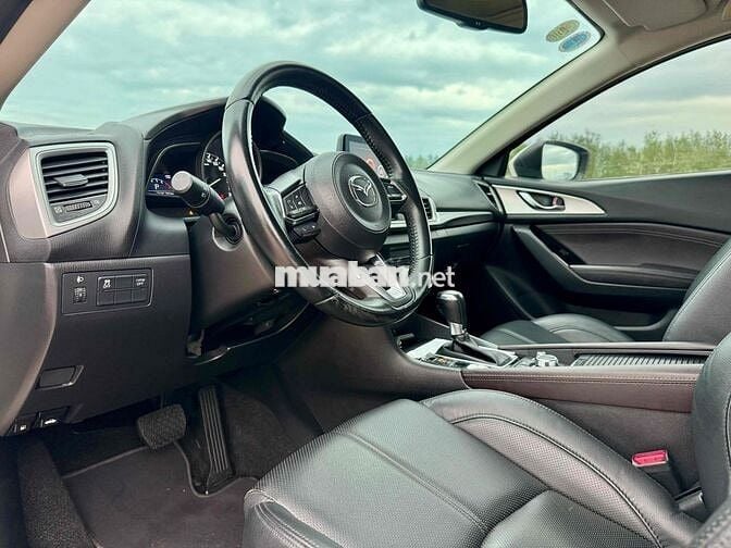 Mazda 3 2019 1.5L Luxury - 22000 km