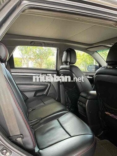 Kia Sorento 7 chỗ màu Xám