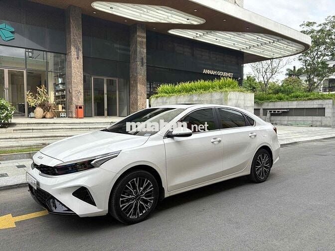 Siêu Lướt Kia K3 2024 Premium 1.6 AT - 16000 km