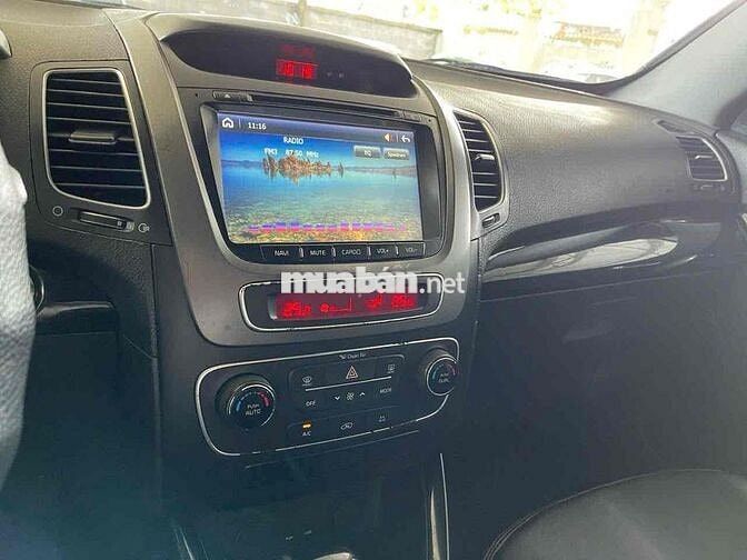 Kia Sorento 7 chỗ màu Xám
