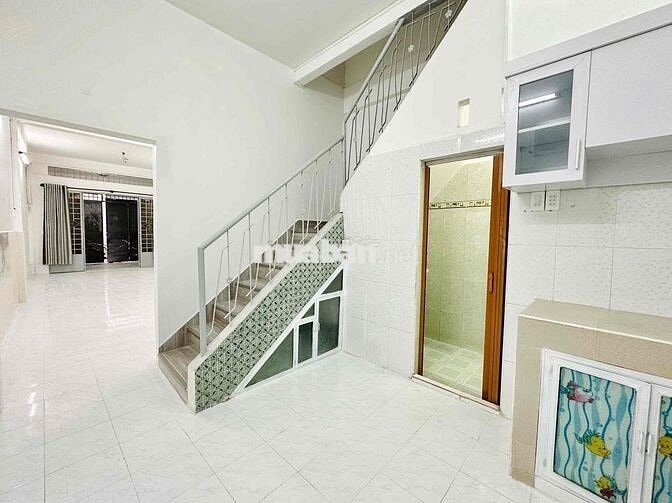 Cho thuê nhà nguyên căn 1trệt1lau trung tâm