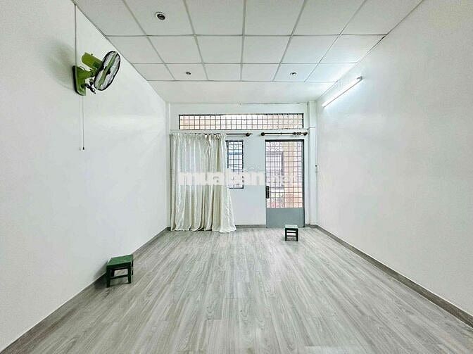 Cho thuê nhà nguyên căn 1trệt1lau trung tâm