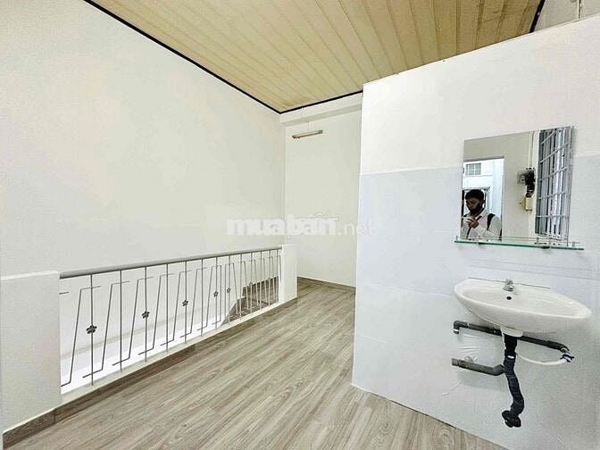 Cho thuê nhà nguyên căn 1trệt1lau trung tâm