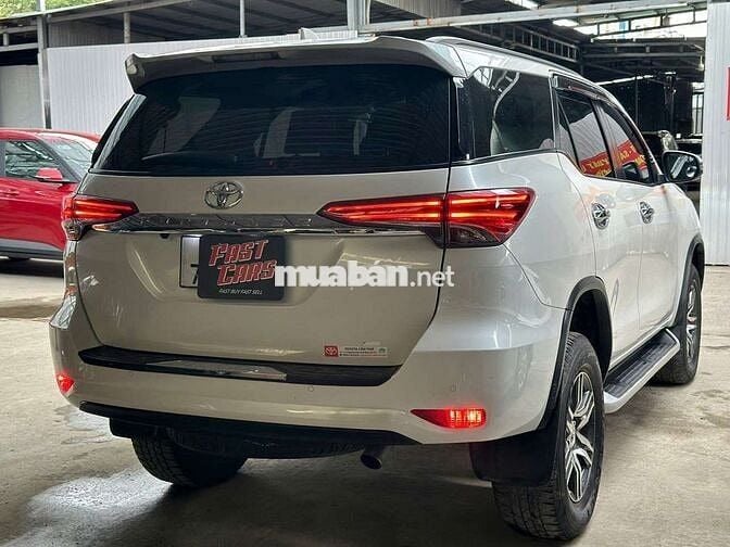 Toyota Fortuner 2022 2.4AT,máy dầu,màu trắng,6v9km