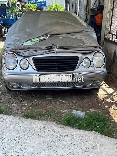 cần bán xe mer e240 sx 201 còn zin chạy rất ngon