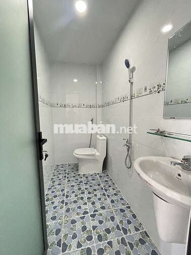 NHÀ ĐẸP Ở LIỀN ĐÚC 2 LẦU 3.6X17.5 ĐƯỜNG ÂU CƠ. P. PHÚ TRUNG. Q.TÂN PHÚ